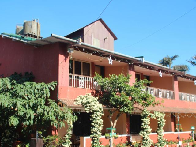 Shreyas Hotel 马哈巴莱斯赫瓦尔 外观 照片