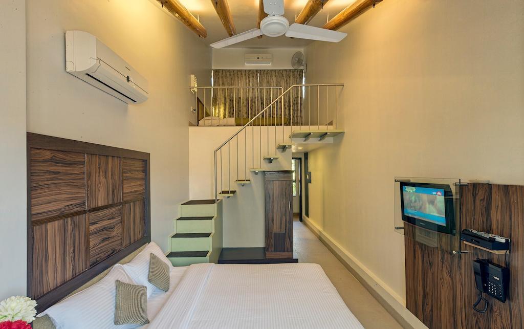 Shreyas Hotel 马哈巴莱斯赫瓦尔 客房 照片