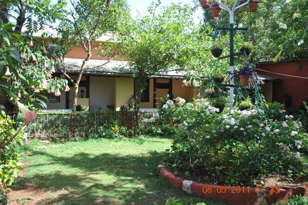 Shreyas Hotel 马哈巴莱斯赫瓦尔 外观 照片