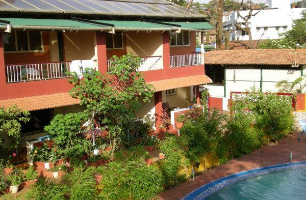 Shreyas Hotel 马哈巴莱斯赫瓦尔 外观 照片