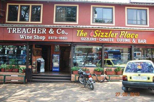 Shreyas Hotel 马哈巴莱斯赫瓦尔 外观 照片